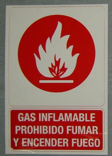 Cartel de prohibido fumar y encender fuego